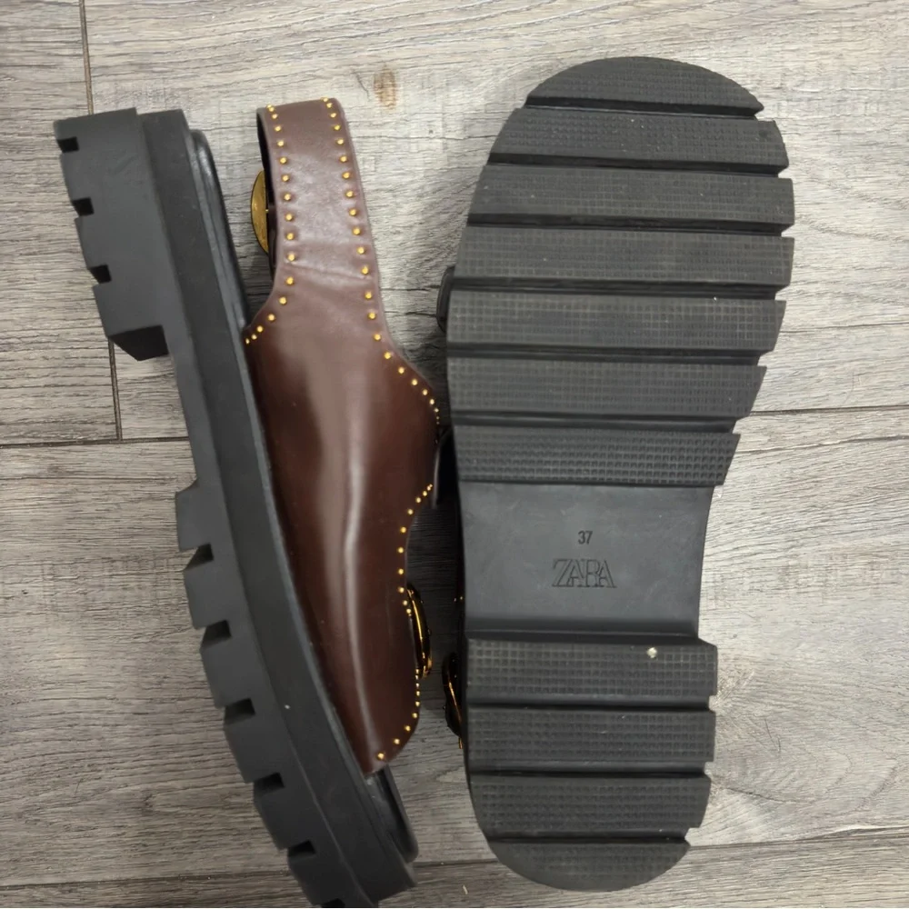 Zara Sandals with Gold Buckles - Picture 3 of 3